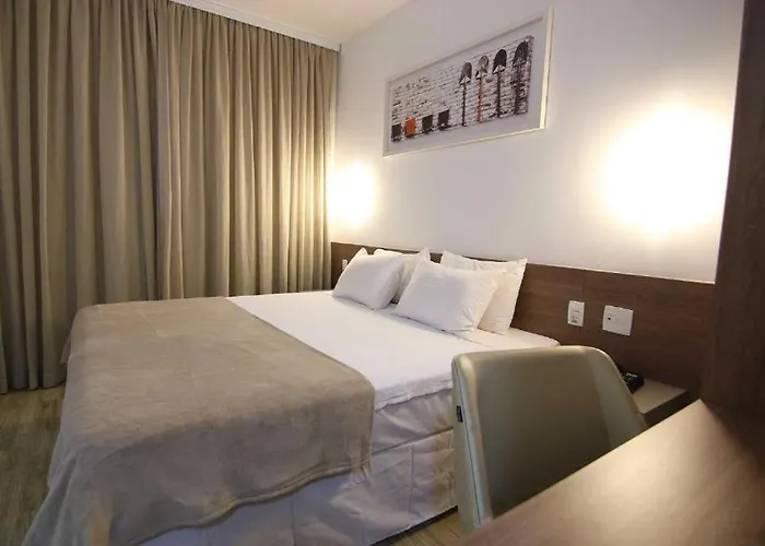 Quarto Econômico dentro do Samba Hotel Linhares
